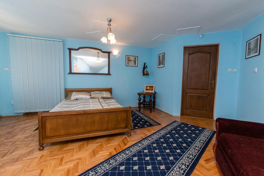 Casa Tudor Turda Quarto foto